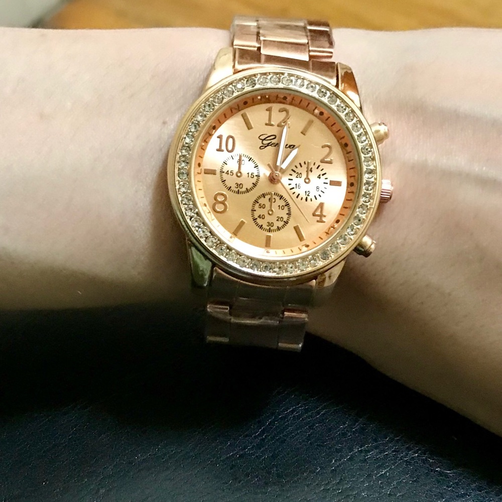 Stunning Rose Gold Watch with Crystals - Picture 5 of 6
